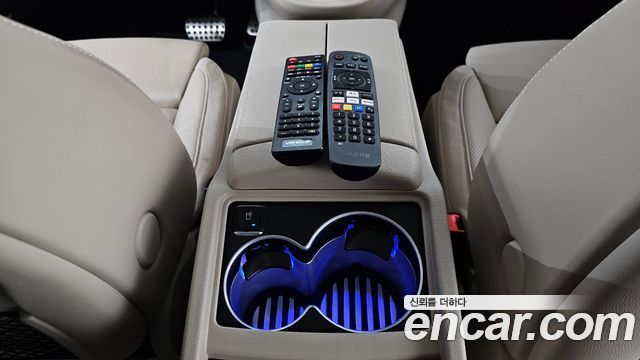 Mercedes-Benz V-Class V300 CDI W447 2023 — фото 16
