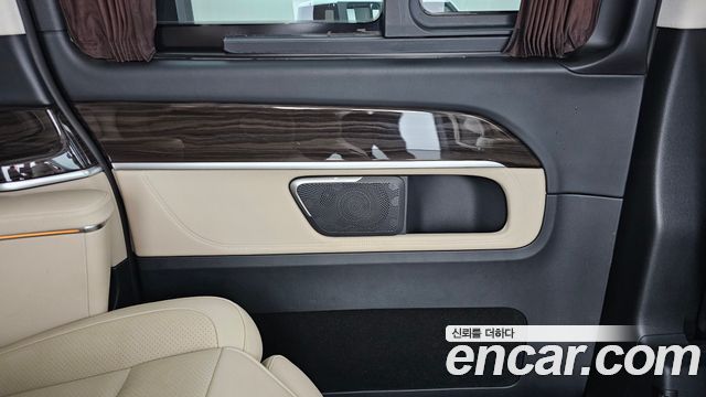 Mercedes-Benz V-Class V300 CDI W447 2023 — фото 25
