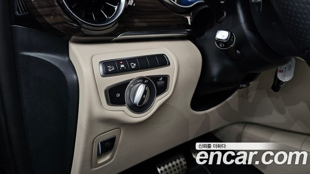Mercedes-Benz V-Class V300 CDI W447 2023 — фото 27