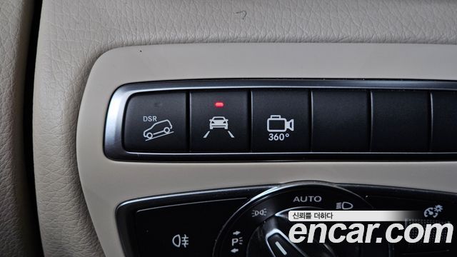 Mercedes-Benz V-Class V300 CDI W447 2023 — фото 34