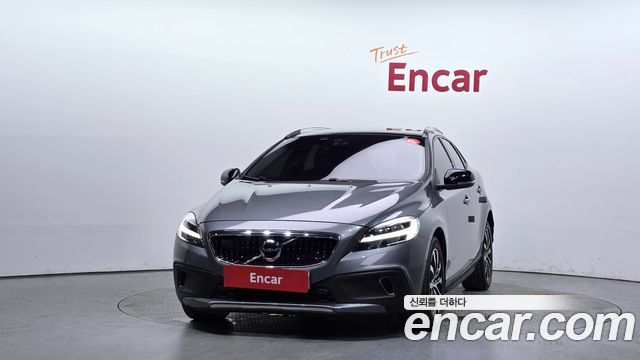 Volvo V40 Cross Country D3 2019 — фото 3