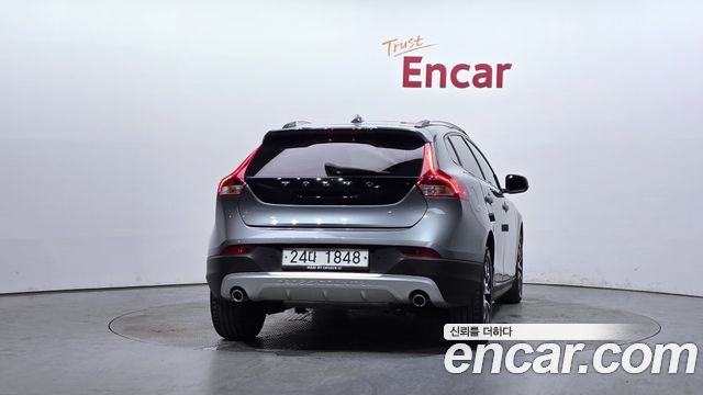 Volvo V40 Cross Country D3 2019 — фото 4
