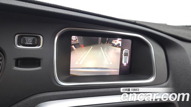 Volvo V40 Cross Country D3 2019 — фото 18