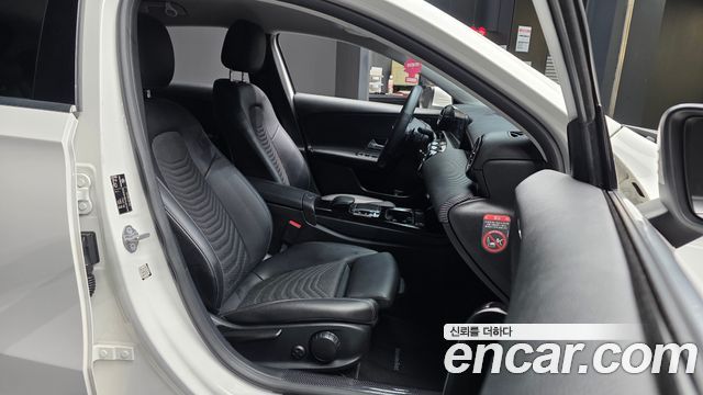 Mercedes-Benz A-Class (W177) A220 Hatchback 2019 — фото 11