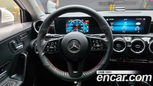 Mercedes-Benz A-Class (W177) A220 Hatchback 2019 — фото 13