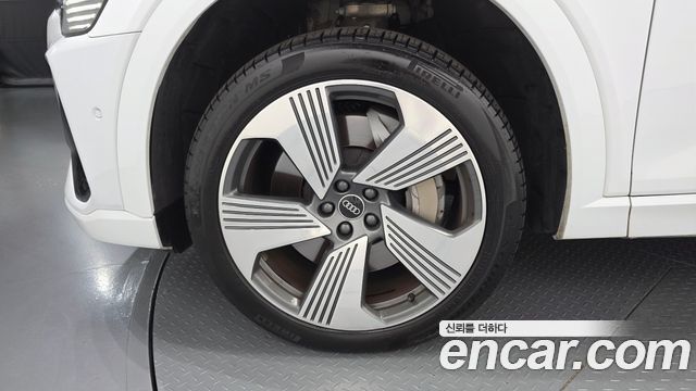 Audi e-tron 55 Quattro Sportback 2022 — фото 5
