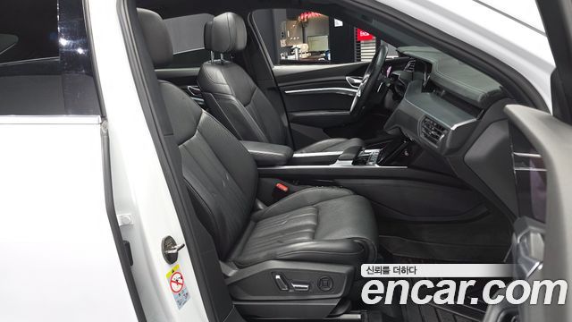 Audi e-tron 55 Quattro Sportback 2022 — фото 11
