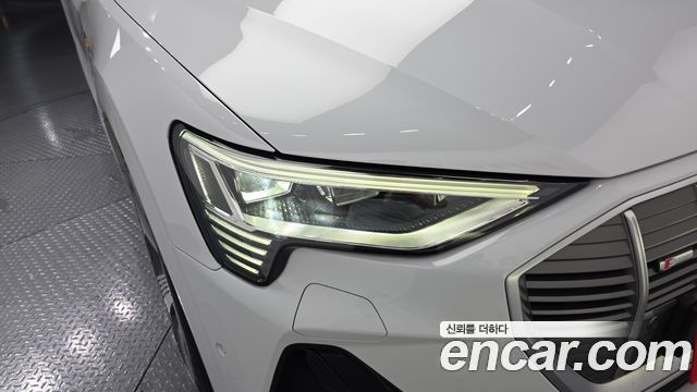 Audi e-tron 55 Quattro Sportback 2022 — фото 22