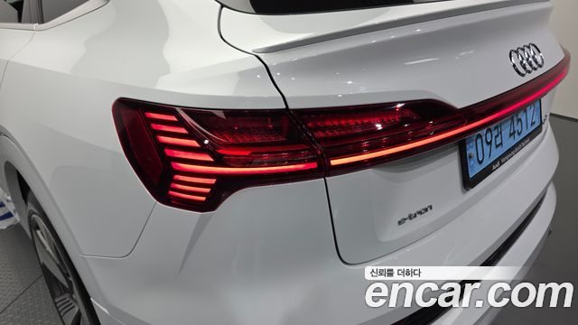 Audi e-tron 55 Quattro Sportback 2022 — фото 23