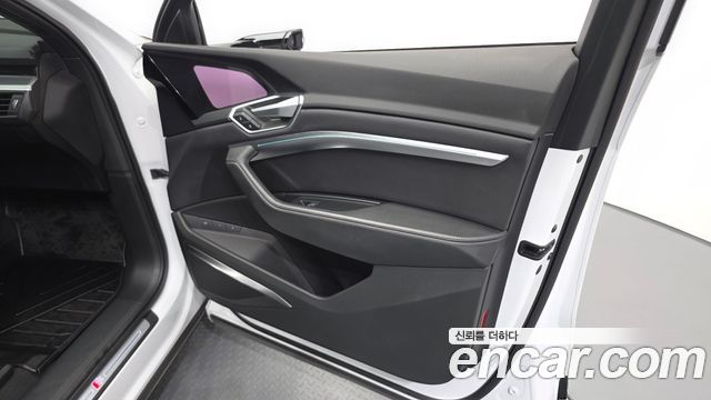 Audi e-tron 55 Quattro Sportback 2022 — фото 24