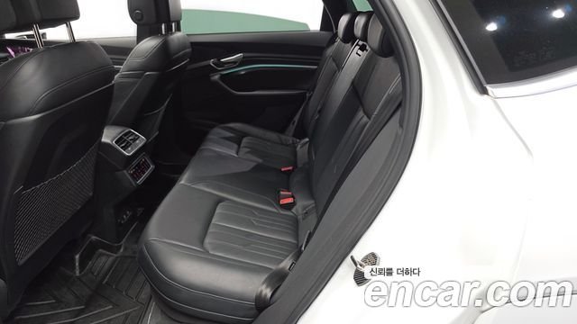 Audi e-tron 55 Quattro Sportback 2022 — фото 26
