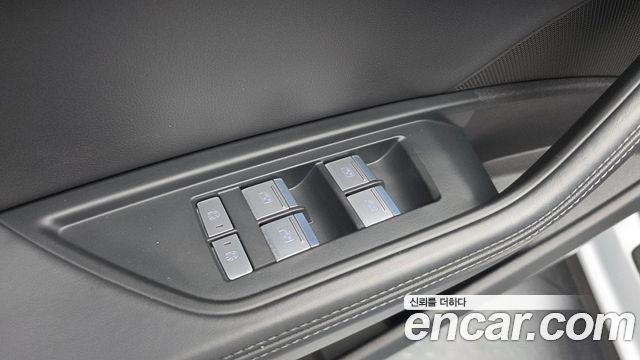 Audi e-tron 55 Quattro Sportback 2022 — фото 31