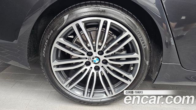 BMW 5 Series (G30) 520d xDrive M Sport Package Plus 2020 — фото 5