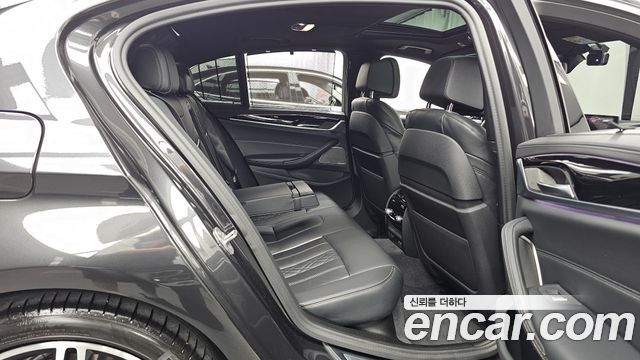 BMW 5 Series (G30) 520d xDrive M Sport Package Plus 2020 — фото 12