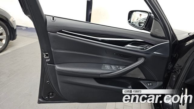 BMW 5 Series (G30) 520d xDrive M Sport Package Plus 2020 — фото 24