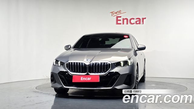 BMW 5 Series (G60) 530e xDrive M Sport 2025 — фото 3