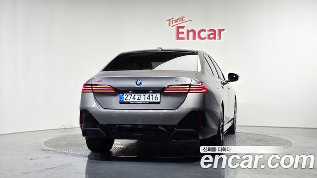BMW 5 Series (G60) 530e xDrive M Sport 2025 — фото 4