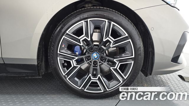 BMW 5 Series (G60) 530e xDrive M Sport 2025 — фото 27