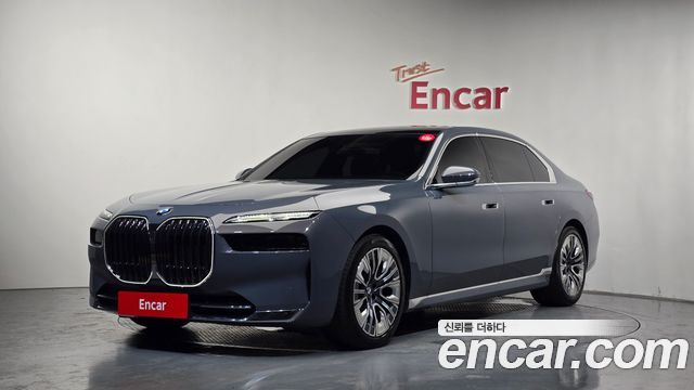 BMW 7 Series (G70) 740i sDrive Design Pure Excellence