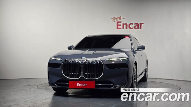 BMW 7 Series (G70) 740i sDrive Design Pure Excellence 2023 — фото 3