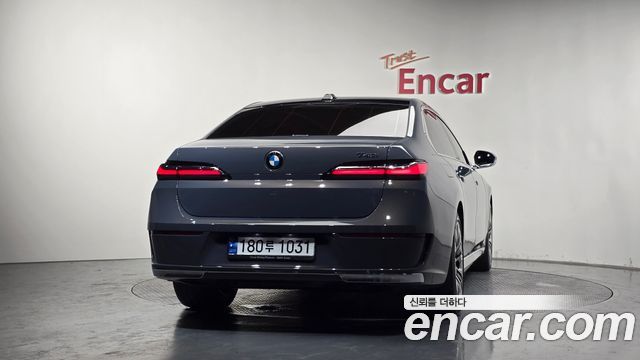 BMW 7 Series (G70) 740i sDrive Design Pure Excellence 2023 — фото 4