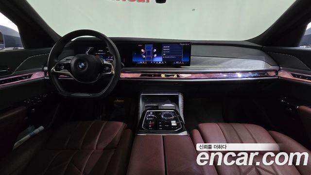 BMW 7 Series (G70) 740i sDrive Design Pure Excellence 2023 — фото 7