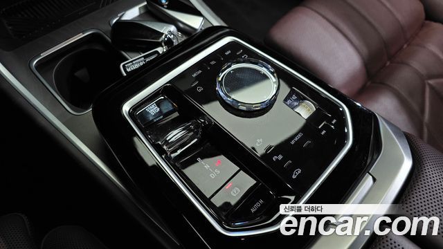 BMW 7 Series (G70) 740i sDrive Design Pure Excellence 2023 — фото 9
