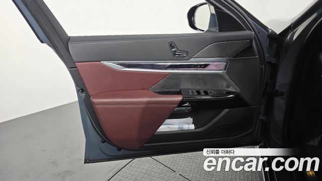 BMW 7 Series (G70) 740i sDrive Design Pure Excellence 2023 — фото 30