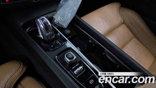 Volvo XC60 (II) T8 Inscription 2018 — фото 9