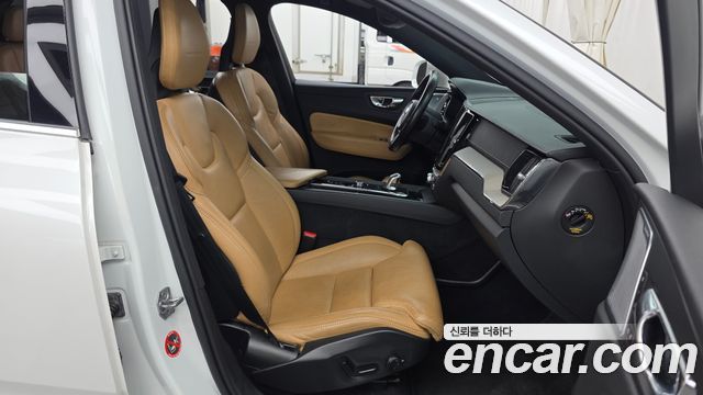Volvo XC60 (II) T8 Inscription 2018 — фото 15