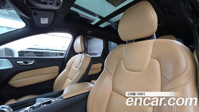 Volvo XC60 (II) T8 Inscription 2018 — фото 22