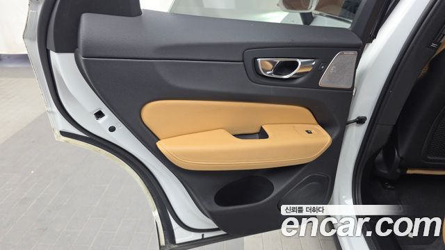 Volvo XC60 (II) T8 Inscription 2018 — фото 31