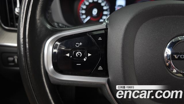 Volvo XC60 (II) T8 Inscription 2018 — фото 32