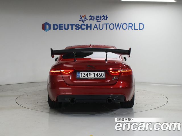Jaguar XE 3.0 SC S 2016 — фото 4