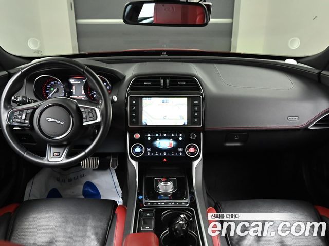 Jaguar XE 3.0 SC S 2016 — фото 7