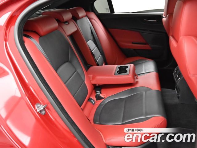 Jaguar XE 3.0 SC S 2016 — фото 16