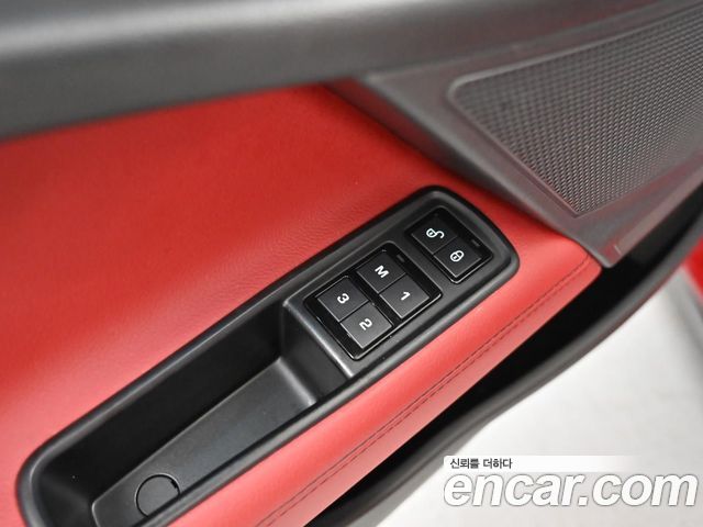 Jaguar XE 3.0 SC S 2016 — фото 21