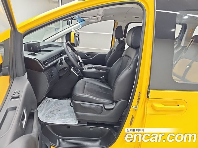 Hyundai Staria L3.5  Kinder Safety Car 15-Seater 2022 — фото 10