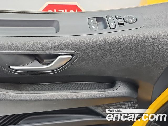 Hyundai Staria L3.5  Kinder Safety Car 15-Seater 2022 — фото 17