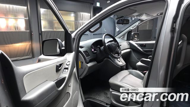 Hyundai Grand Starex Van 5-Seater Smart 2021 — фото 10