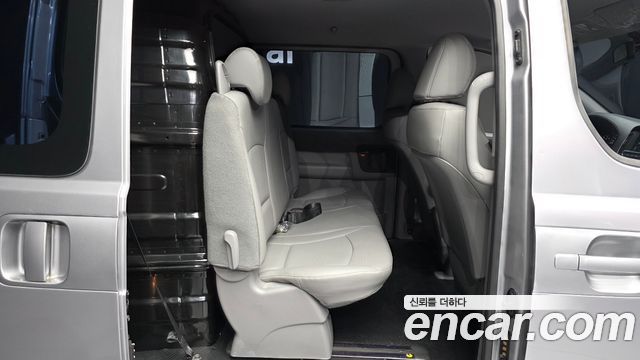 Hyundai Grand Starex Van 5-Seater Smart 2021 — фото 16