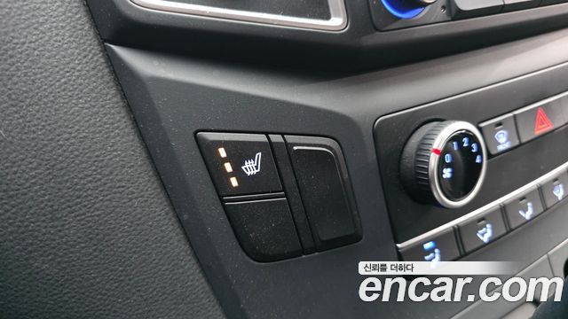 Hyundai Grand Starex Van 5-Seater Smart 2021 — фото 22
