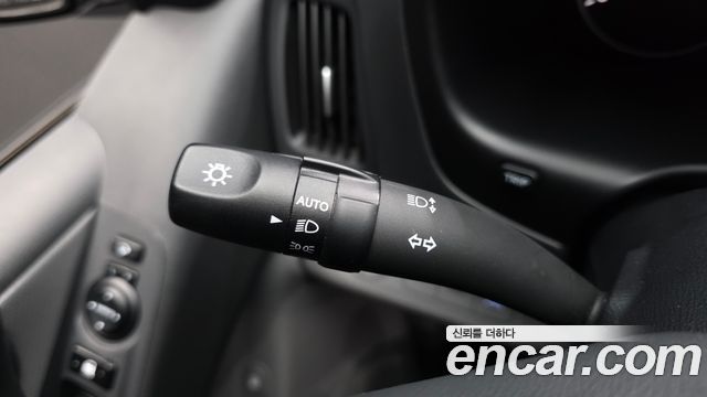 Hyundai Grand Starex Van 5-Seater Smart 2021 — фото 23