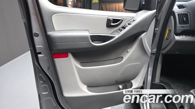 Hyundai Grand Starex Van 5-Seater Smart 2021 — фото 31