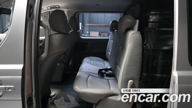 Hyundai Grand Starex Van 5-Seater Smart 2021 — фото 32