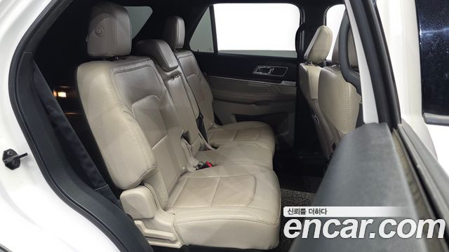 Ford Explorer 2.3 Limited 4WD 5th 2018 — фото 11