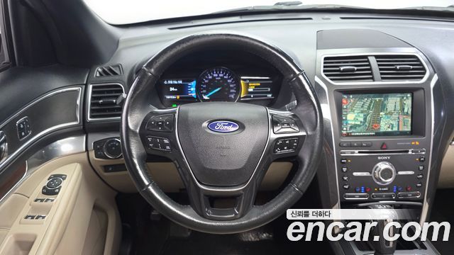 Ford Explorer 2.3 Limited 4WD 5th 2018 — фото 13