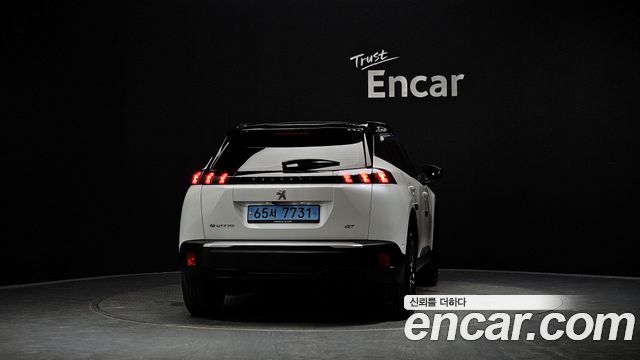 Peugeot e-2008 (II) EV GT 2023 — фото 4