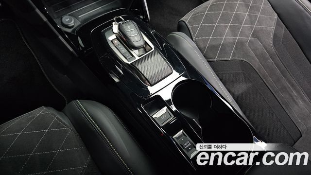 Peugeot e-2008 (II) EV GT 2023 — фото 9