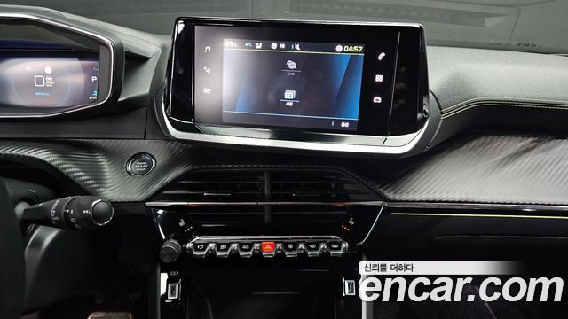 Peugeot e-2008 (II) EV GT 2023 — фото 14